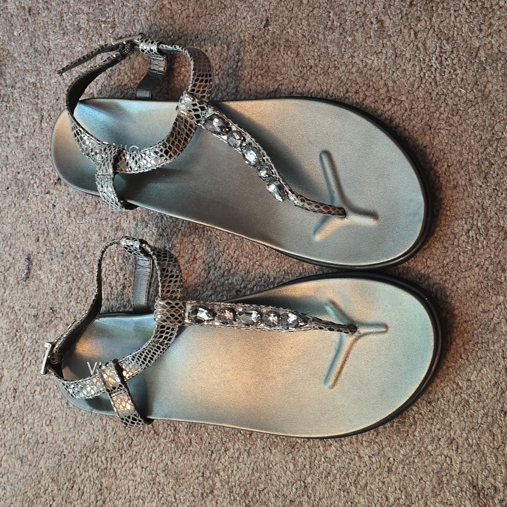 Vionic boca pewter embellished sandal worn once